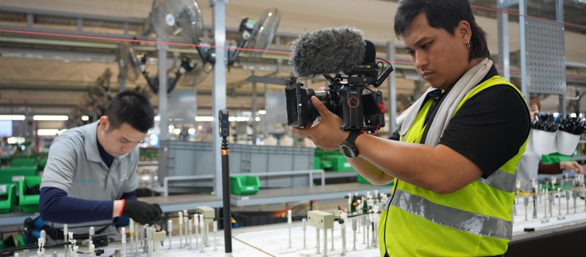 תהליך הייצור במפעל דובאי – ג'ורג' ורור חושף מאחורי הקלעים